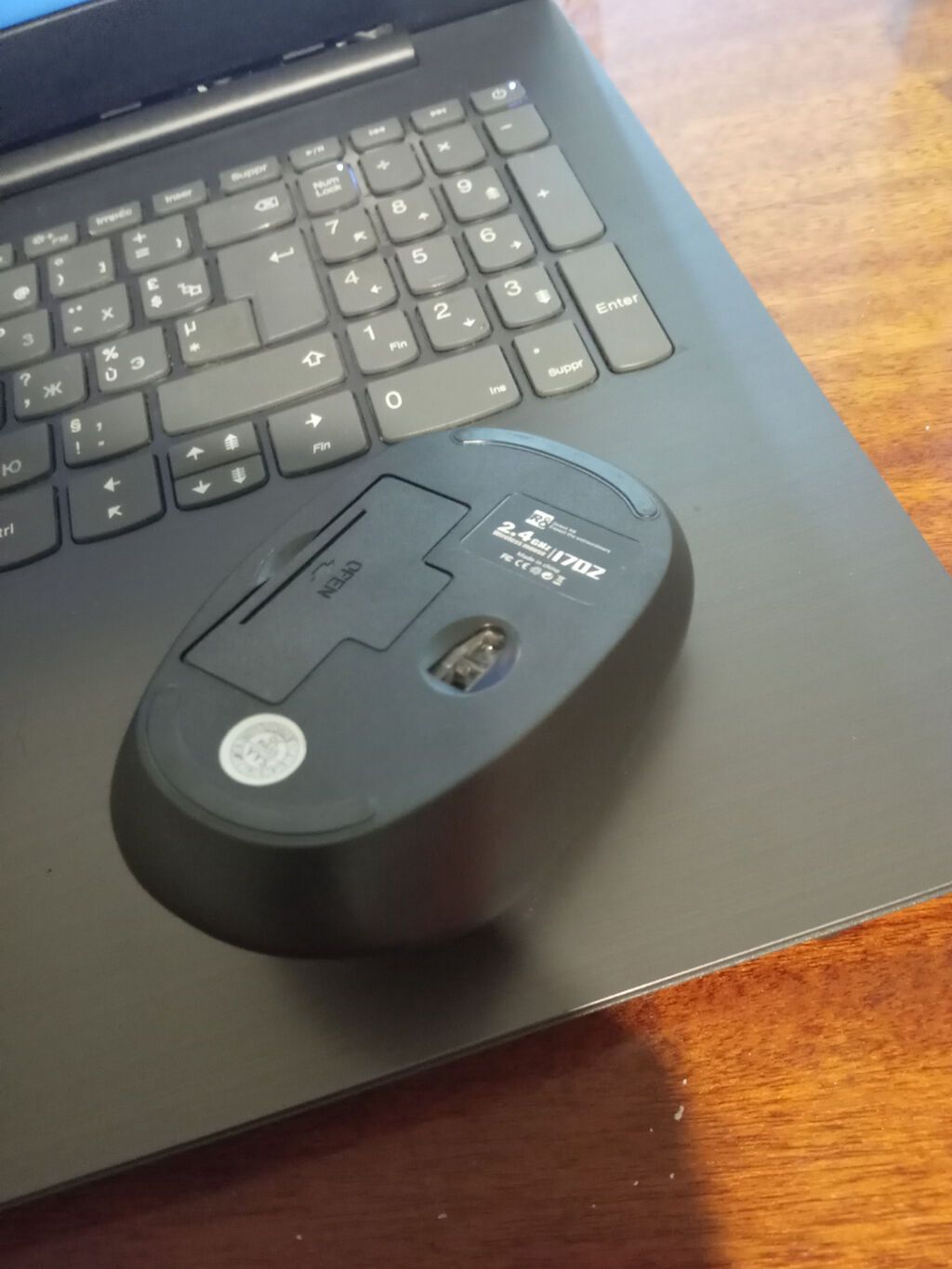 Lenovo noutbuku, siyah rəngli, aksessuarlar ilə — Lenovo, Bakı (9)