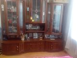 Künc yerləşimli qonaq otağı divar vitrin-komodu - Material: taxta — Kəmalə Orucova — Mebel