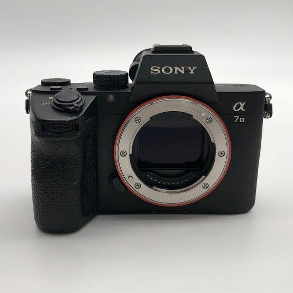 Sony α7 III (A7 III) tam kadr güzgüsüz fotoaparat gövdəsi - 24.2 MP