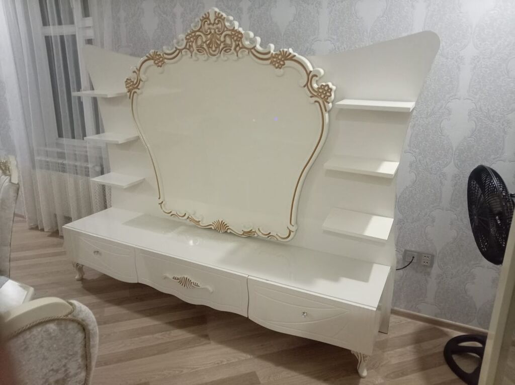 Klassik üslubda yemək otağı mebelləri dəsti Dəst tərkibi: - Yemək — Mebel, Qobu (4)