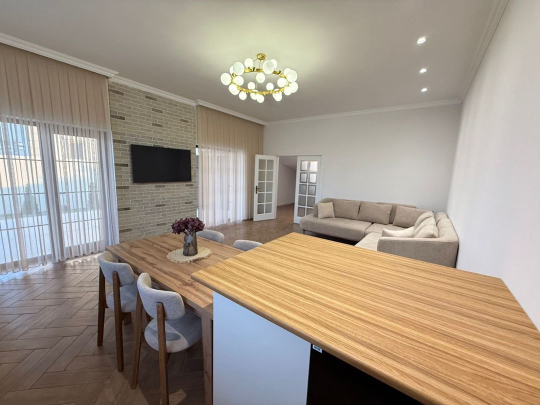 Satılır 4 otaqlı həyət evi/bağ evi 220 m² — Ev, villa, Bakı (6)