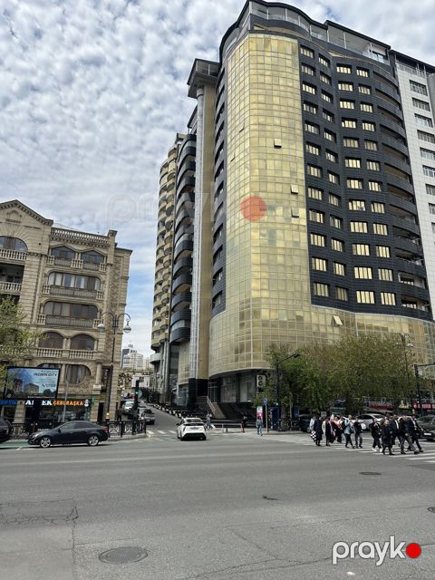 İcarəyə verilir 3 otaqlı ofis 150 m²