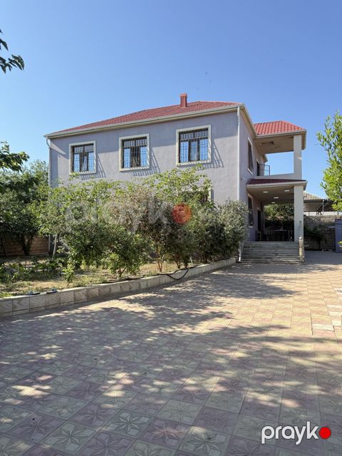 Satılır 6 otaqlı həyət evi/bağ evi 200 m²