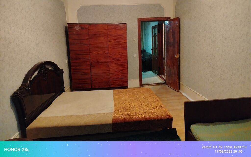 Kirayə üçün tam mebellı 2 otaqlı mənzil - Geniş qonaq otağı: divan — Daşınmaz əmlak, Gəncə (6)