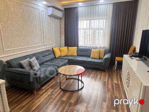 Uqlavoy divan. 500azn .Hec bir deffekti yoxdur bir terefli acilir
