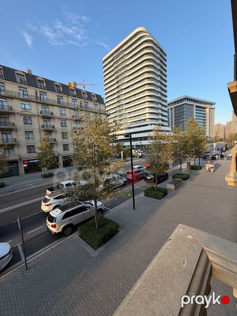 İcarəyə verilir 4 otaqlı yeni tikili 160 m²