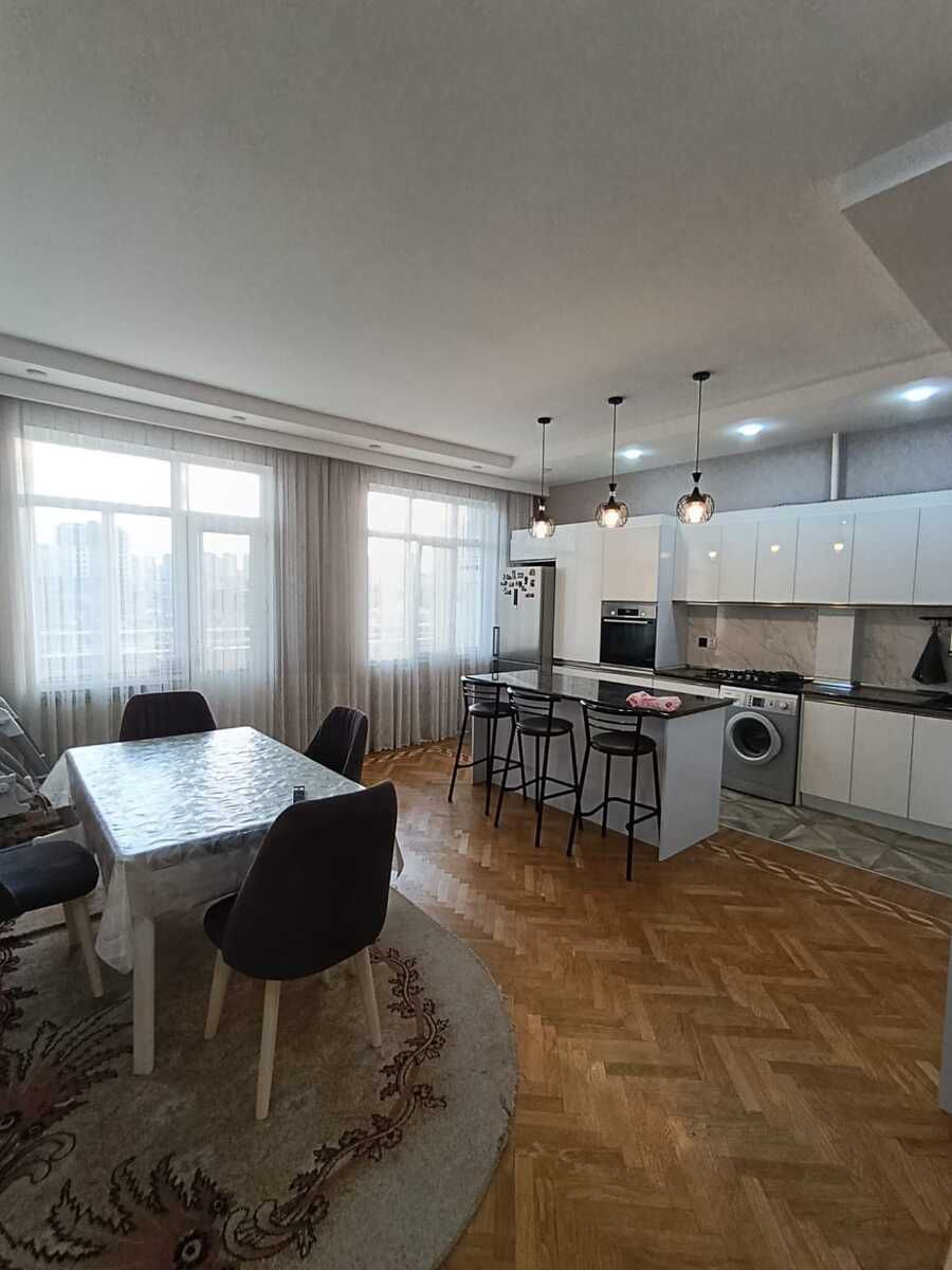 Satılır 4 otaqlı yeni tikili 200 m² — Mənzil, Bakı