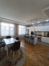 Satılır 4 otaqlı yeni tikili 200 m² — Real estate