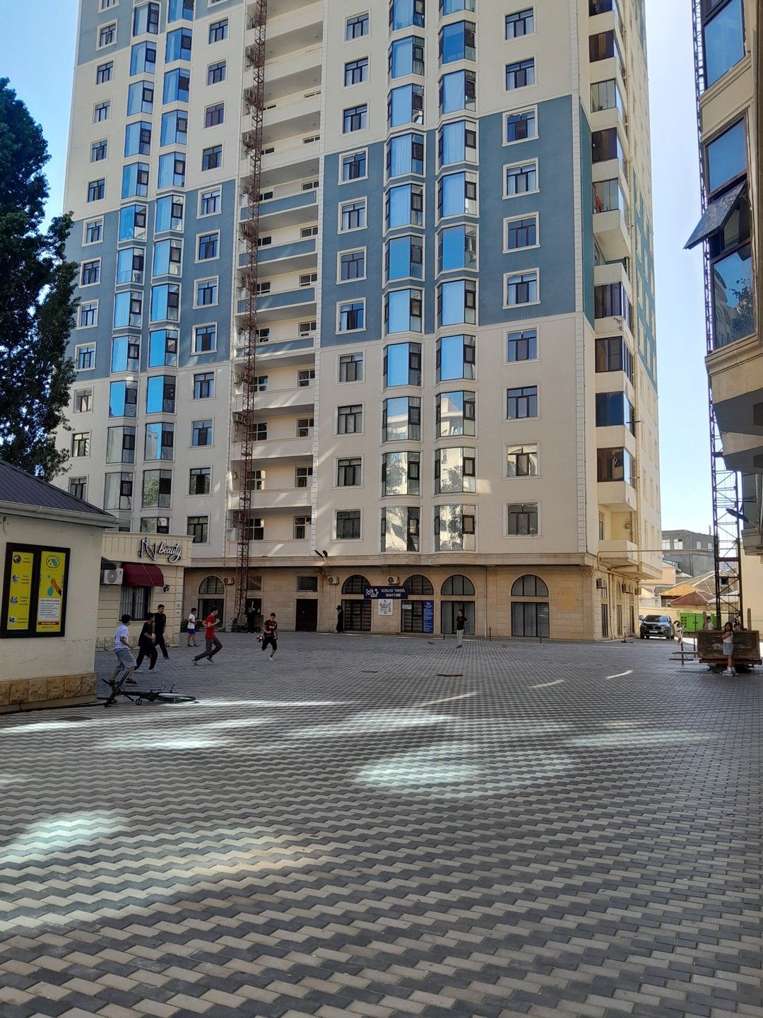 Satılır 3 otaqlı yeni tikili 135 m² — Mənzil, Bakı