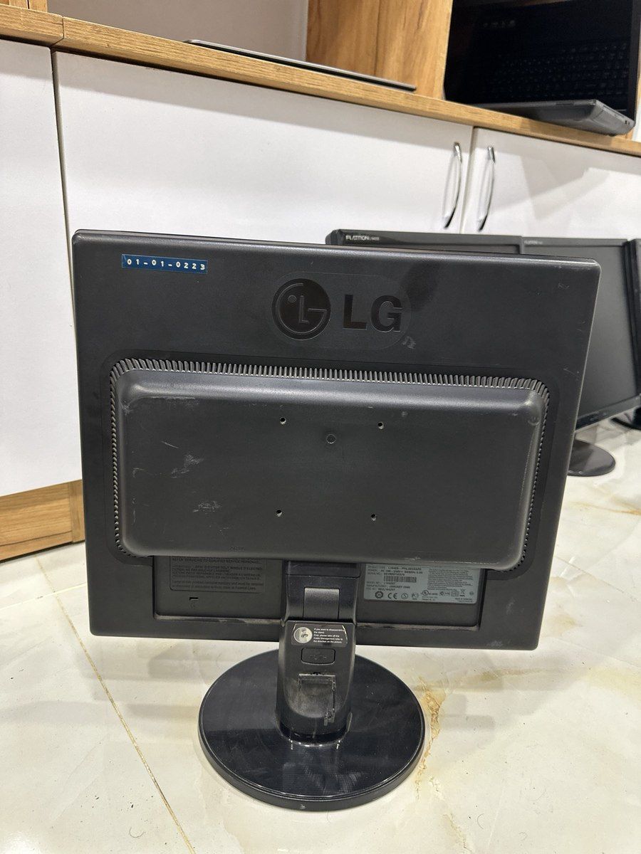 Monitor 19 — Elektronika, Bakı (3)