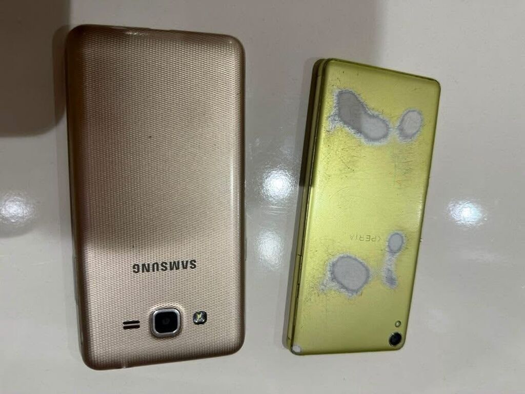 İki ədəd mobil telefon dəsti. 1) Samsung DUOS (ağ/gözəl qızılı arxa — Elektronika, Mehdiabad
