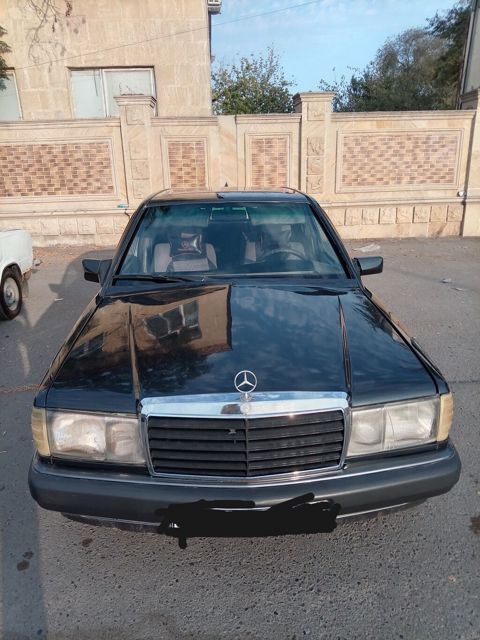 Mercedes-Benz 190 (W201): 1.8 l | 1991 il Sedan