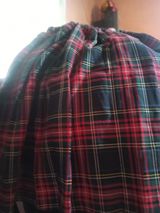 Qırmızı-qara rəngli klassik şotland (tartan) naxışlı ətək/parça. - — Ətəklər