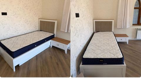 Bazalı kravat. 550azn. Matras ortapedik. Sintifon döşək üstündə