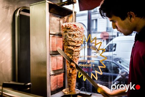 Dönərçi tələb olunur — Bakı