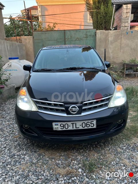 Nissan Tiida: 1.5 l | 2011 il Hetçbek