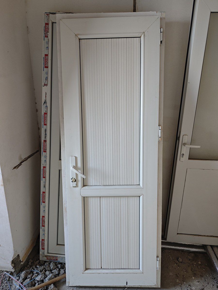 Plastik qapı — Təmir və inşaat, Bakı (2)