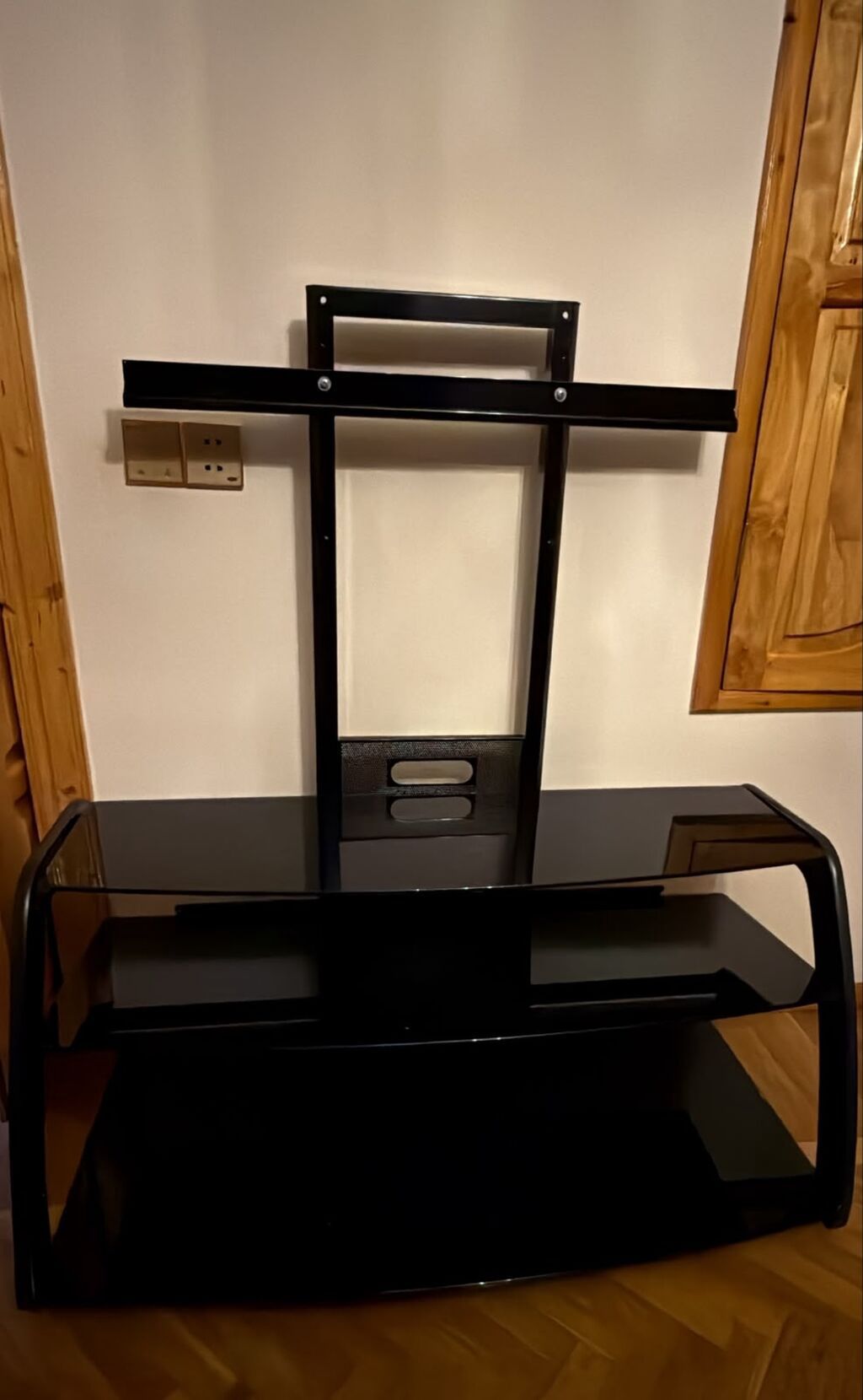 TV stendi və universal asqı sistemi - Qara şüşə rəflərlə metal — Mebel, Gəncə