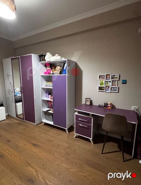Uşaq otağı mebeli dəsti — 3-lü dəst (dolab, masa, kitab dolabı). Melodiya modeli
