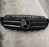 Mercedes W213 radiator barmaqlığı — Spare Parts & Accessories