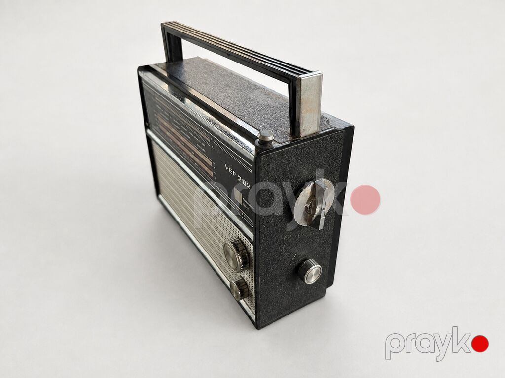 SSRİ dövrünə aid VEF-202 portativ radioqəbuledici satılır. Retro — Radio qəbuledicilər, Bakı (2)