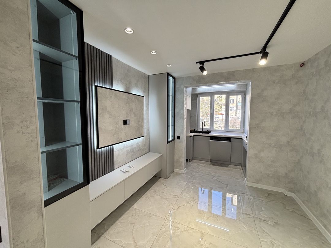 Satılır 4 otaqlı köhnə tikili 100 m² — Mənzil, Bakı