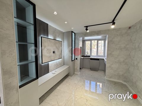 Satılır 4 otaqlı köhnə tikili 100 m²