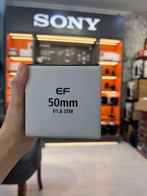 EF 50mm f/1.8 STM obyektiv - Fokus məsafəsi: 50 mm – portret, küçə və — Obyektivlər