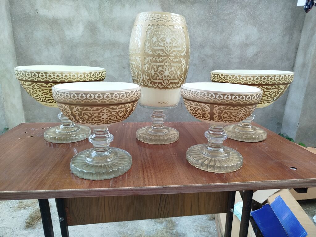 Tort və şiriniyyat qabı, rəng - Qızılı, Şüşə