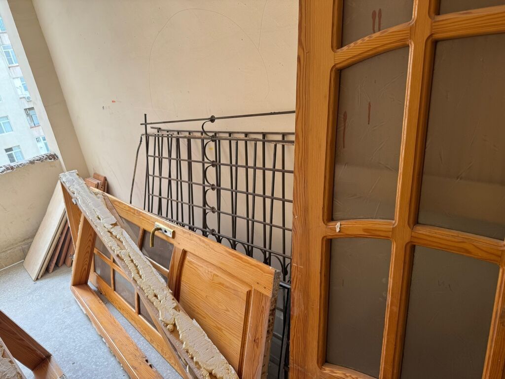 Təmiz şam taxtası 4 ədəd işlənmiş otaq qapısı satılır 3 ədədi sola 1 — Mallar, Bakı (5)