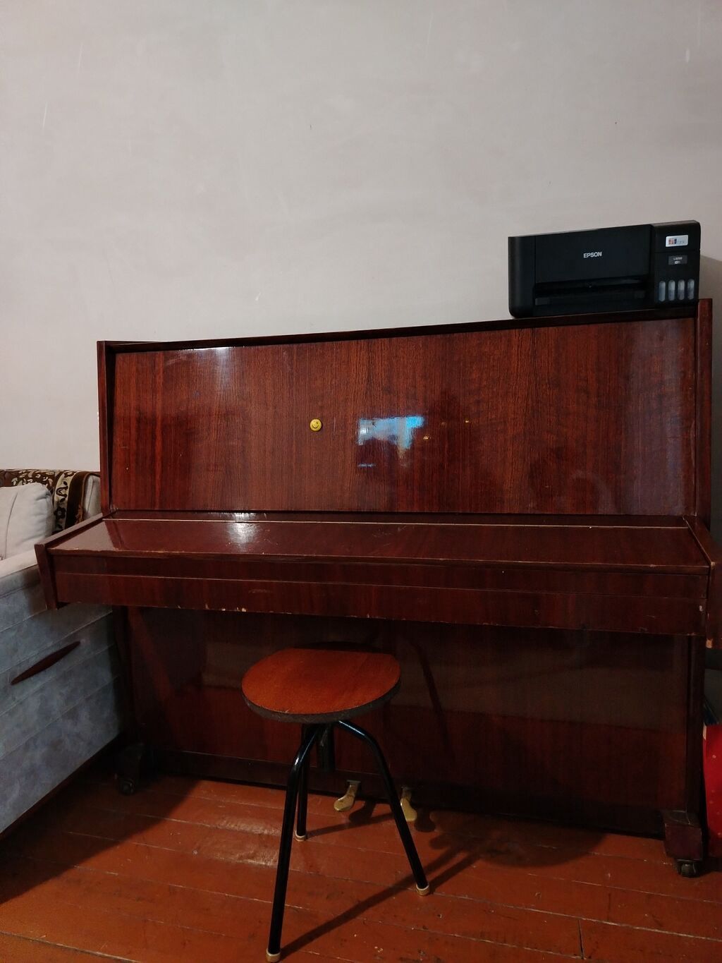 Akkustik vertikal piano –Kuban klassik qəhvəyi cilalı korpus, 88 — Musiqiə alətləri, Mingəçevir