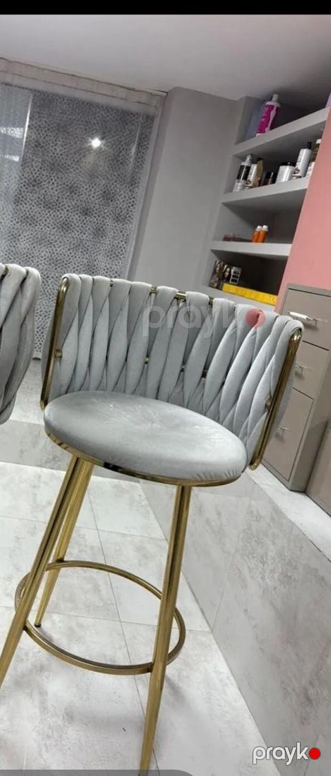 Bir eded salon kreslosu satılır bir həftədi alinib 100 azn ( 180 azn