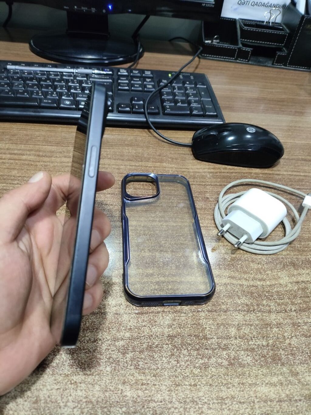 iPhone 15, 128 GB, Midnight, simsiz şarj