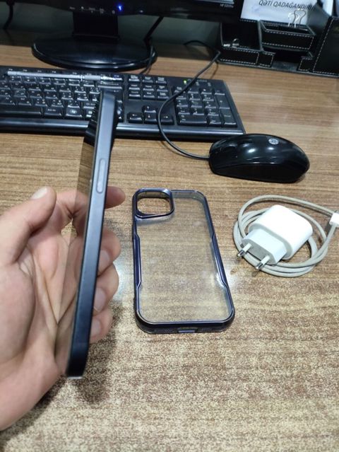 iPhone 15, 128 GB, Midnight, simsiz şarj