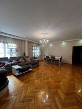 Satılır 5 otaqlı köhnə tikili 130 m² — Mənzil