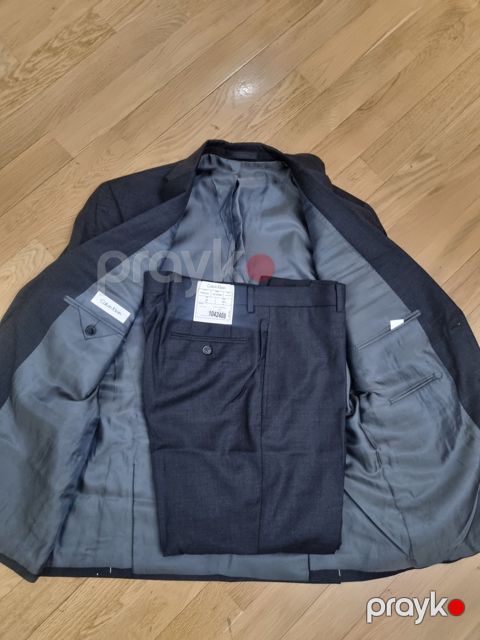 Kostyum Calvin Klein