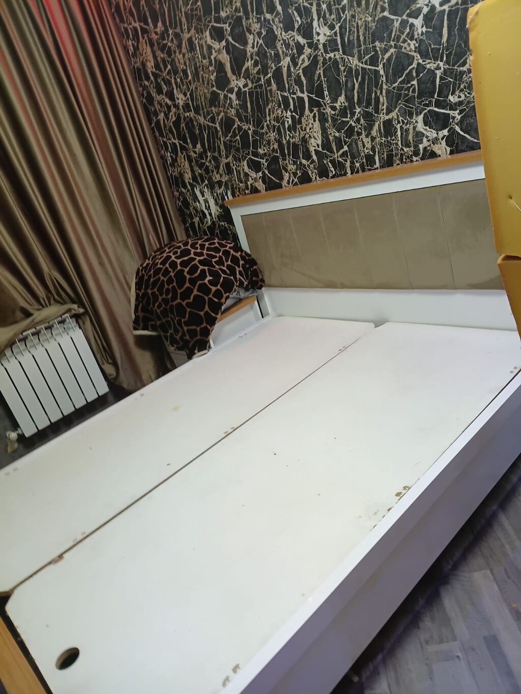 Ağ rəngli, yumşaq başlıqlı iki nəfərlik çarpayı - 160×200 sm — Yataqlar, Masazır (2)