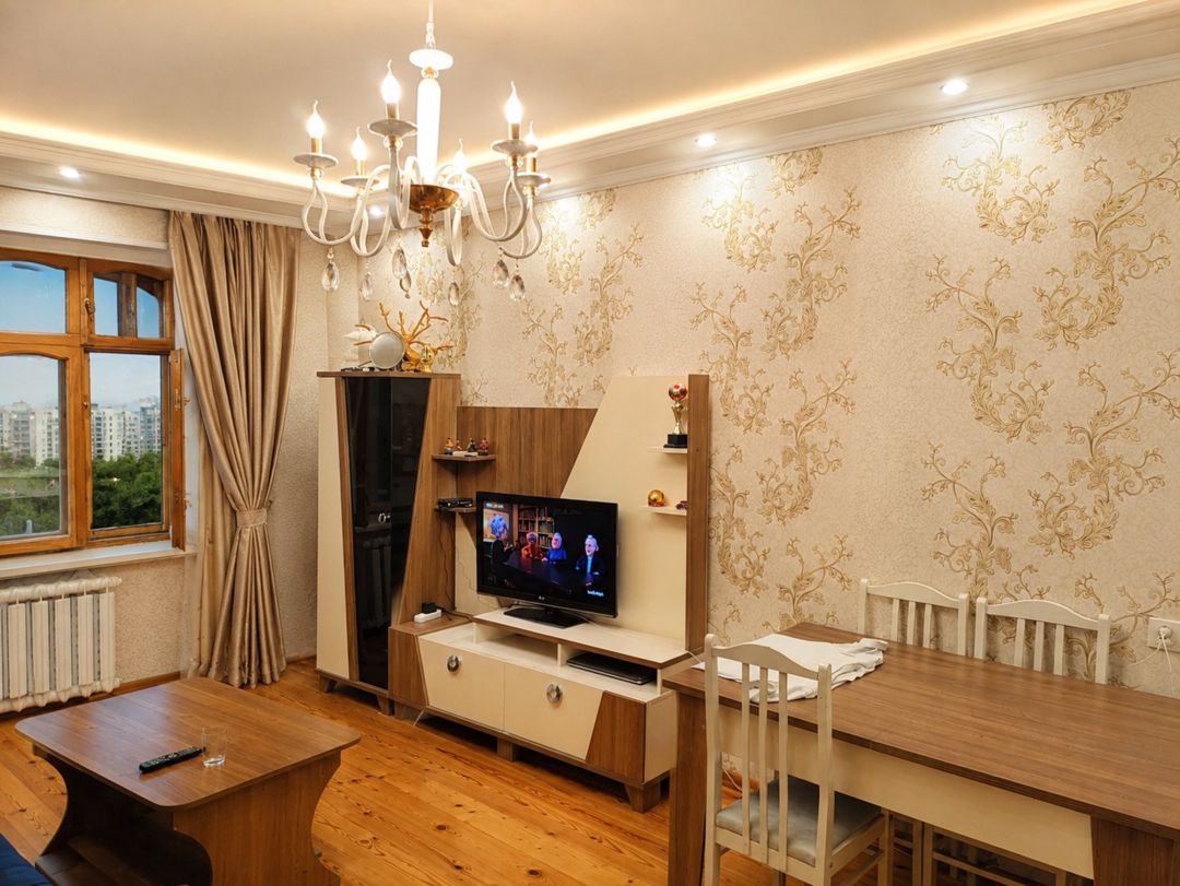Satılır 3 otaqlı köhnə tikili 85 m² — Mənzil, Bakı