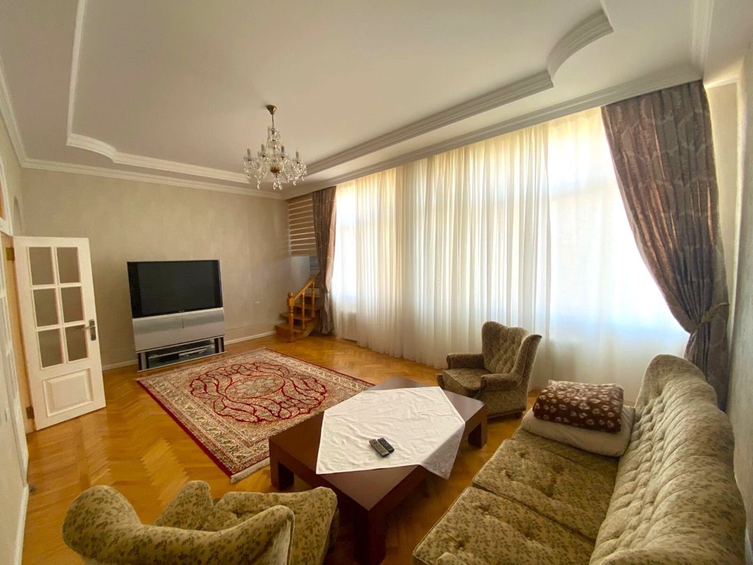 Satılır 6 otaqlı həyət evi/bağ evi 550 m² — Ev, villa, Bakı (5)
