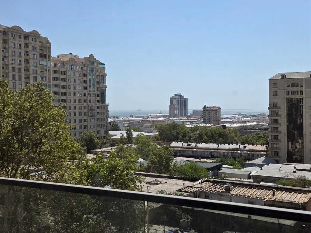 Satılır 4 otaqlı yeni tikili 200 m² — Mənzil, Bakı (6)
