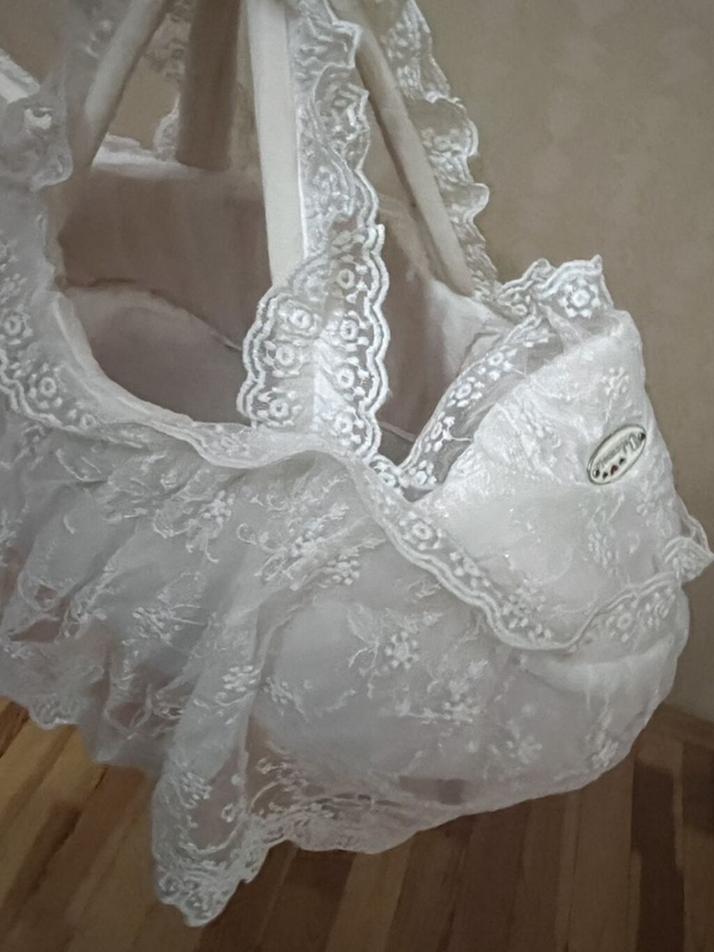 Oğlan və qız üçün, İşlənmiş, Dördbucaq, Beşik, Matras ilə, Yellənmə mexanizmsiz — Mebel, Bakı (2)