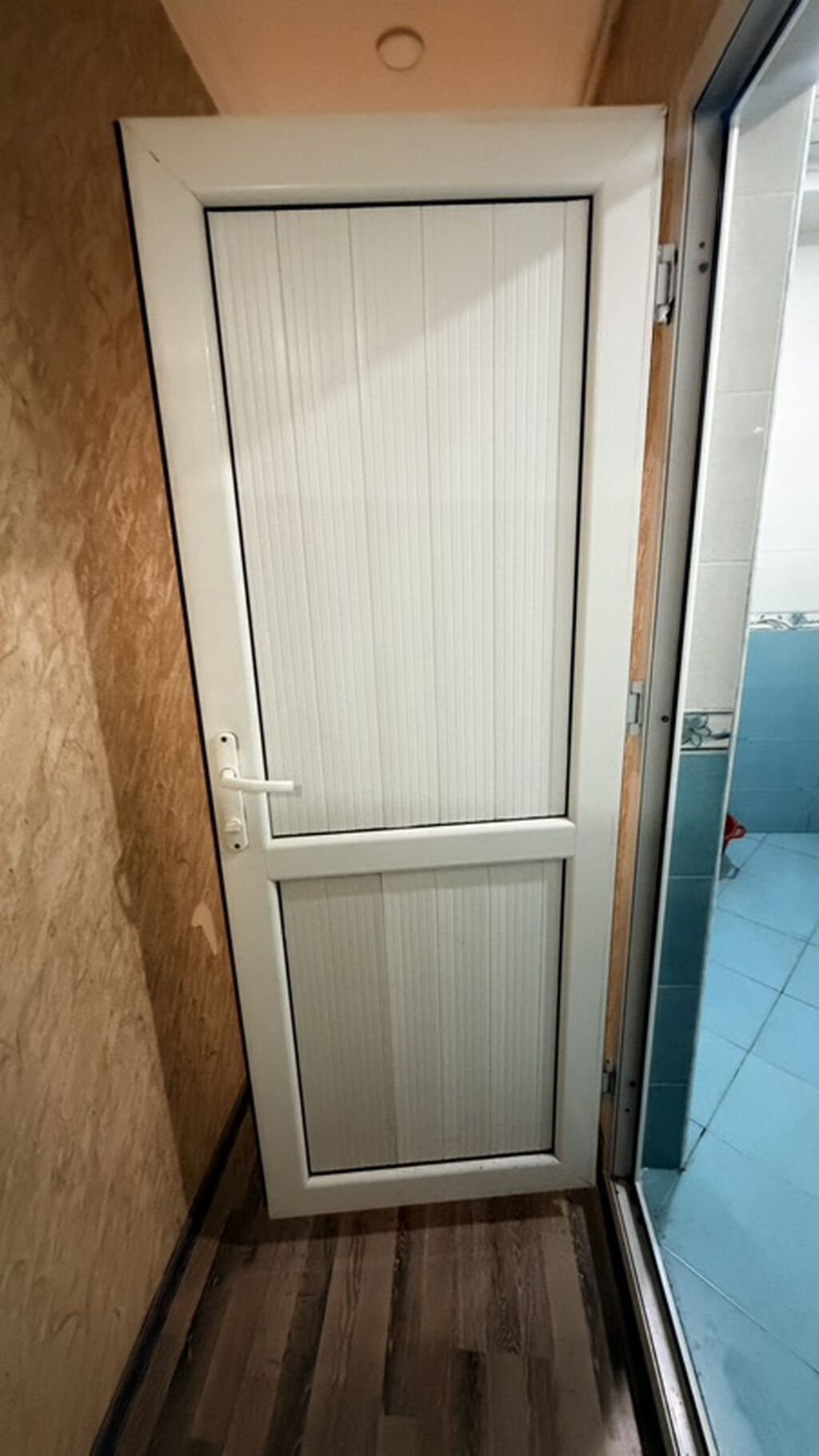 Ağ rəngli plastik qapı - Material: PVC/profil çərçivə - Doldurma — Mallar, Masazır (3)
