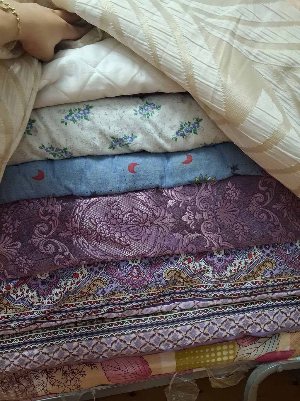 2 yorğan 2 döşək yaxşı vəziyətdə alana 2 balınc hədiyyə — Mallar, Bakı