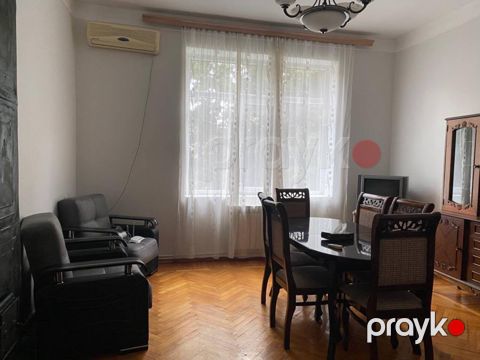 İcarəyə verilir 3 otaqlı köhnə tikili 90 m²