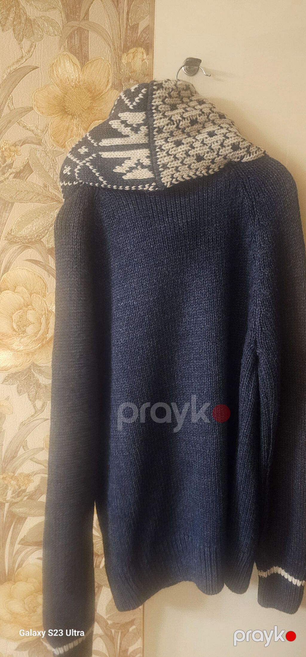 Teze sviter gadin ucun — Şəxsi əşyalar, Bakı (3)