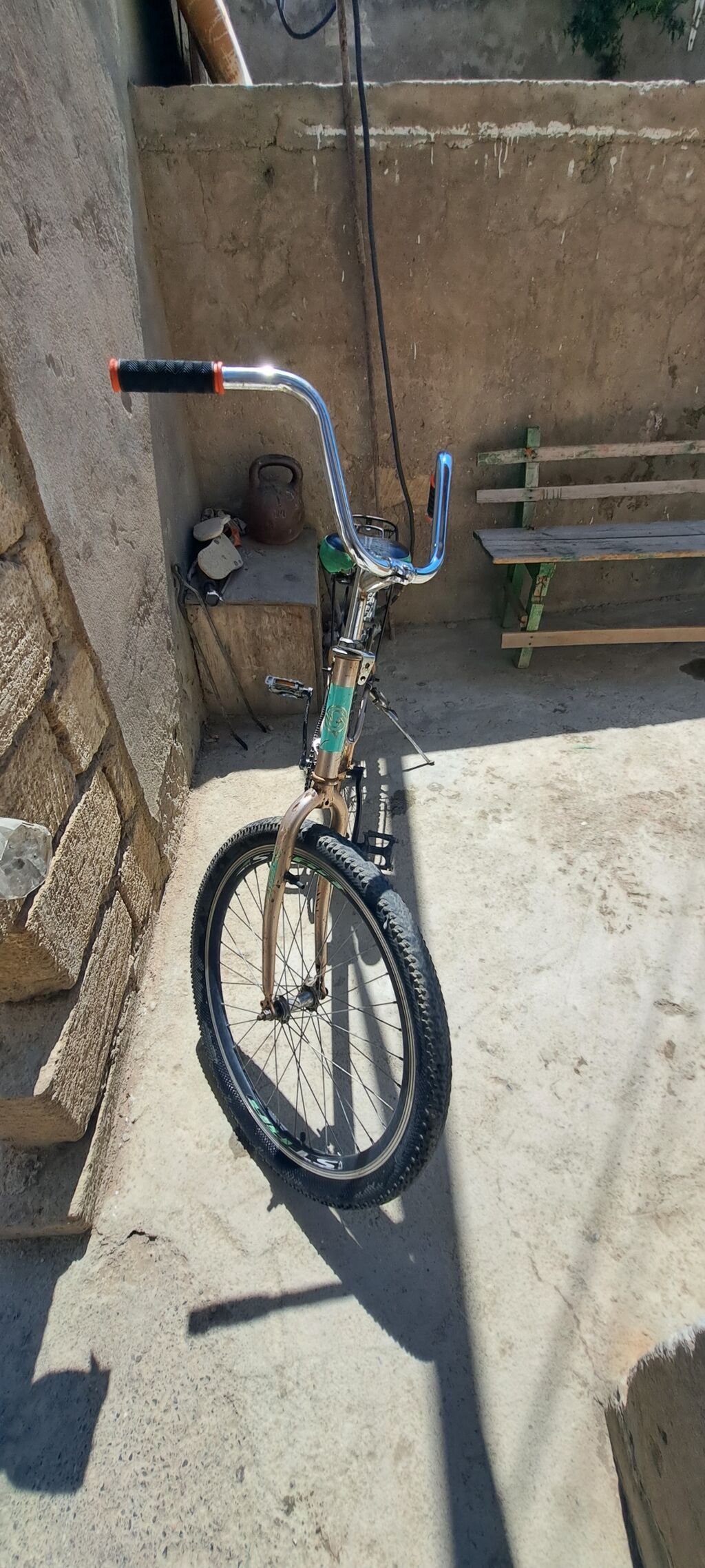 Arxa topu dağılıb arxa təkəri padaq deyil nasos yoxdu doldura bilmirəm