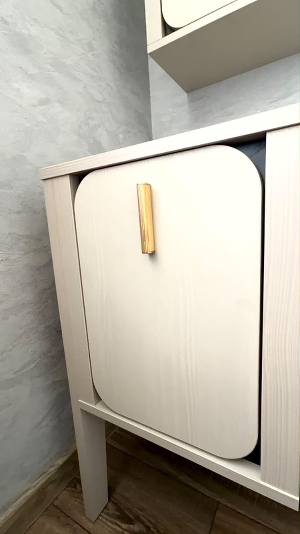 Minimalist iş masası və üst divar rəfi dəsti - Rəng: açıq bej (ağac — Mebel, Bakı (2)