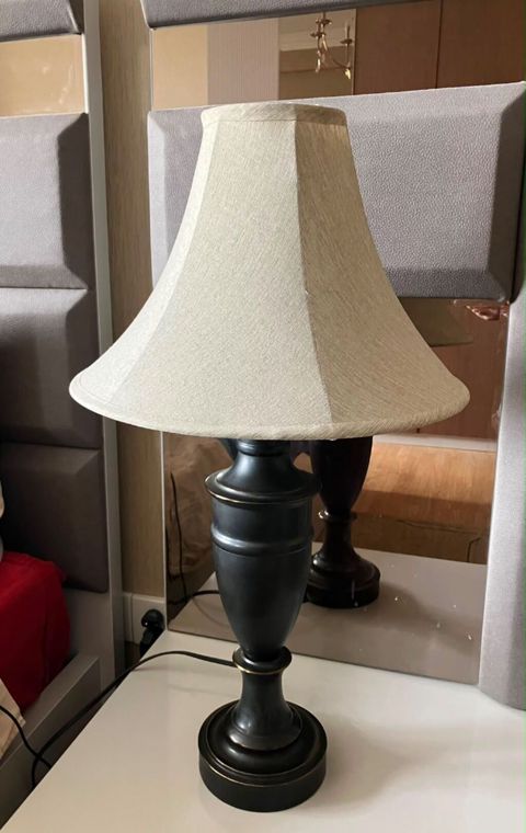 Stolüstü Lampalar Eyni 2 ədəd stolüstü lampa. Metal altliqlari var — Bakı