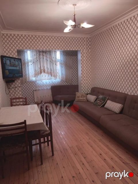 İcarəyə verilir 2 otaqlı köhnə tikili 42 m²