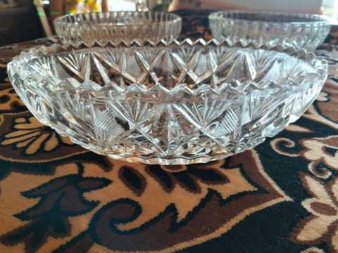 Kənaətli şüşə/kristal qab - Material: qalın, şəffaf kəsimli şüşə — Bakı